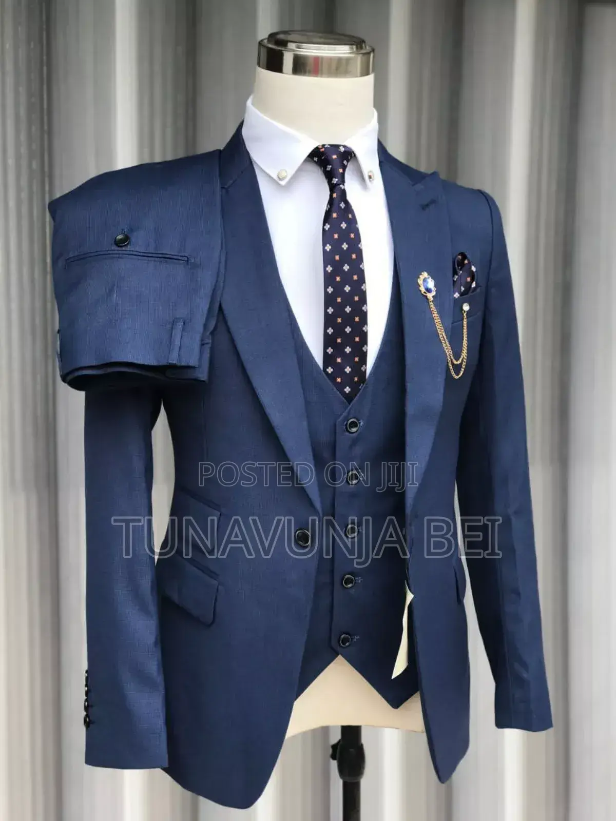 Ricardo Suit