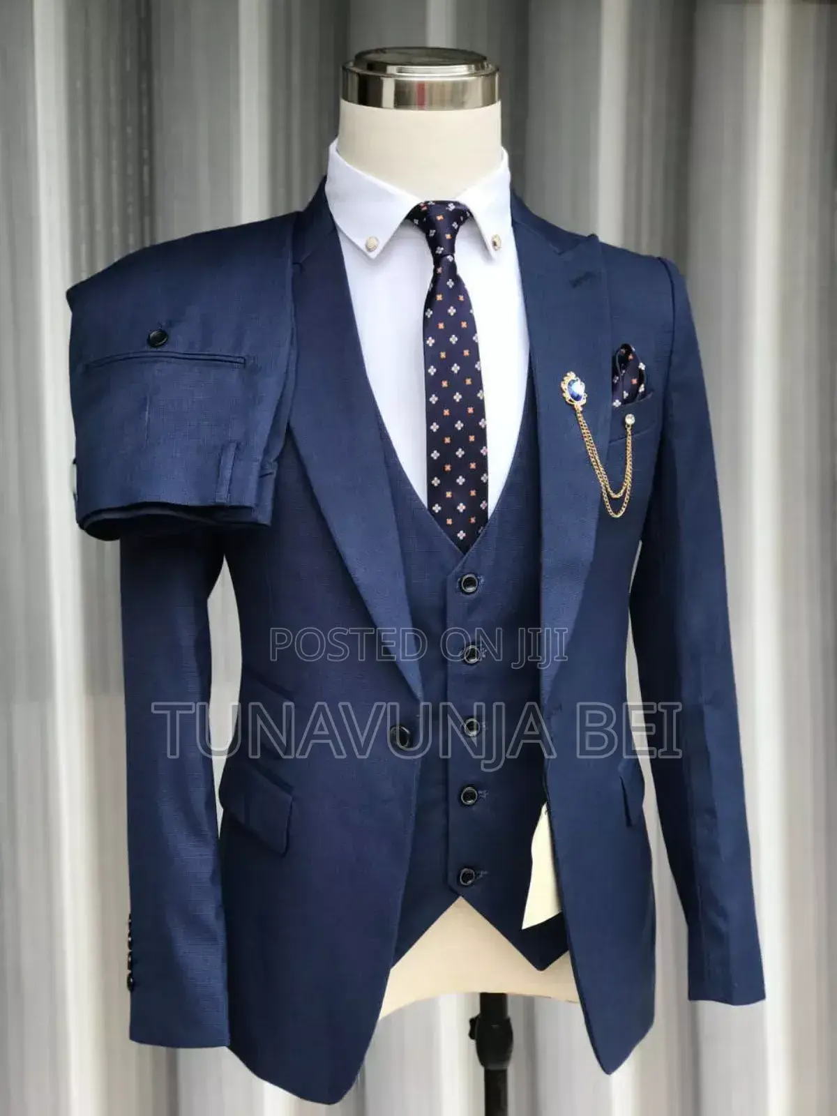 Ricardo Suit