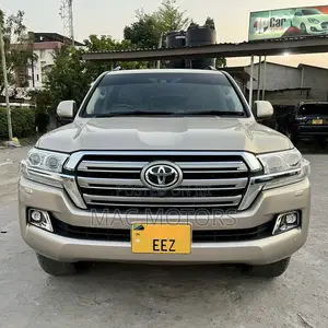 Toyota Land Cruiser 4.5 V8 VXR 2016 Gold