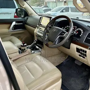 Toyota Land Cruiser 4.5 V8 VXR 2016 Gold