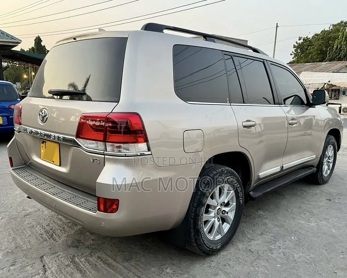 Toyota Land Cruiser 4.5 V8 VXR 2016 Gold