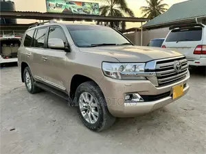 Toyota Land Cruiser 4.5 V8 VXR 2016 Gold