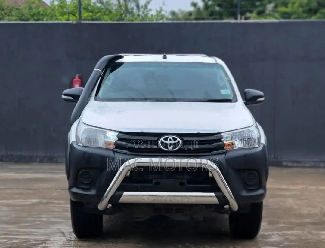 Toyota Hilux SR5 4x4 2015 White