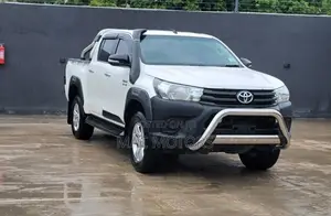 Toyota Hilux SR5 4x4 2015 White