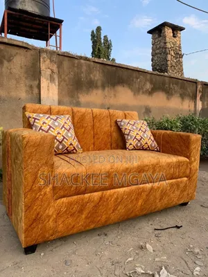 Sofa La Watu Wawili Nzuri Sanaaa