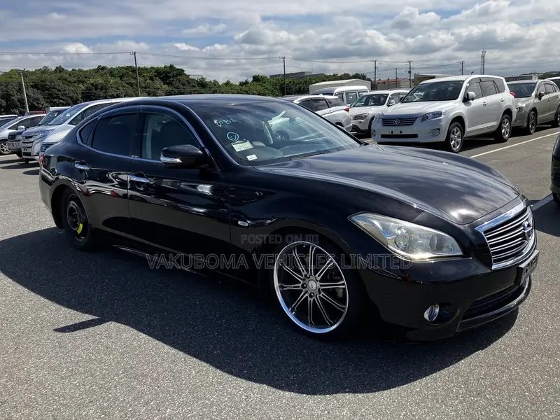 Nissan Fuga 2010 Black