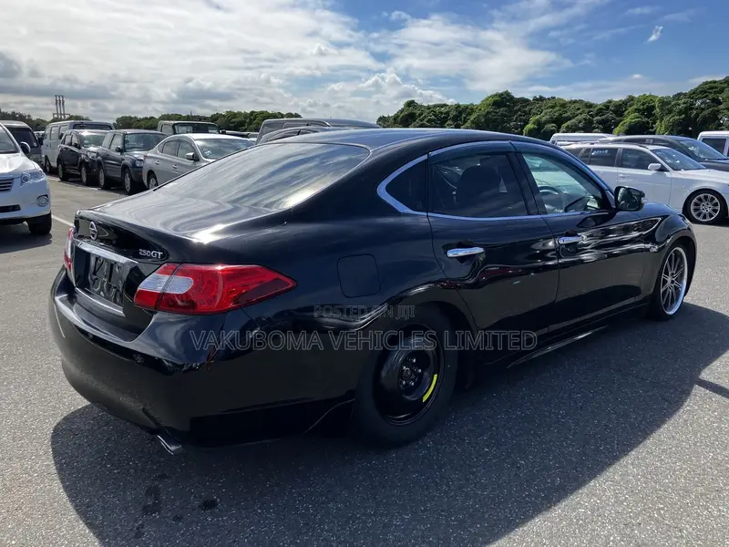 Nissan Fuga 2010 Black