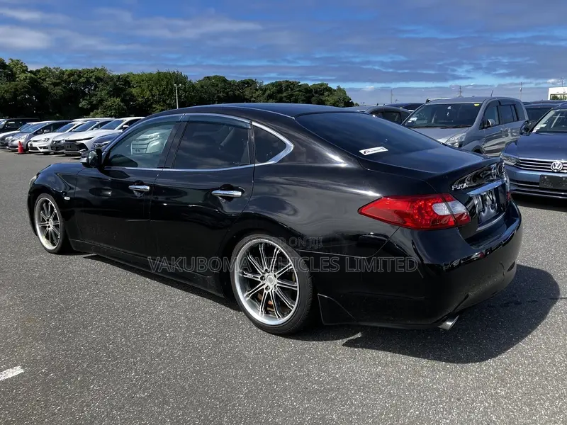 Nissan Fuga 2010 Black