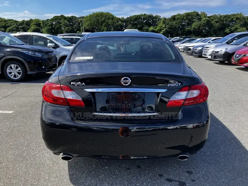 Nissan Fuga 2010 Black