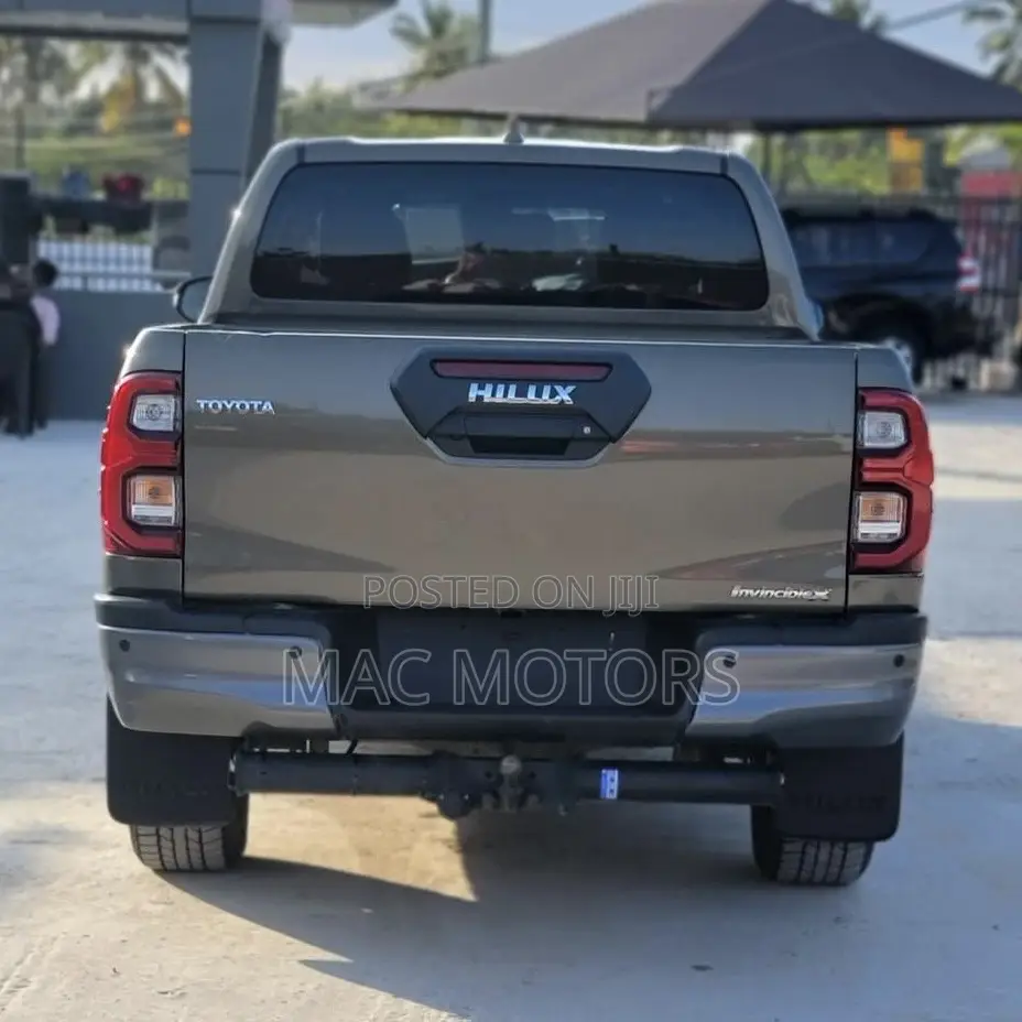 Toyota Hilux 2022 Gray