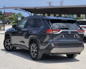 Toyota RAV4 2021 Gray