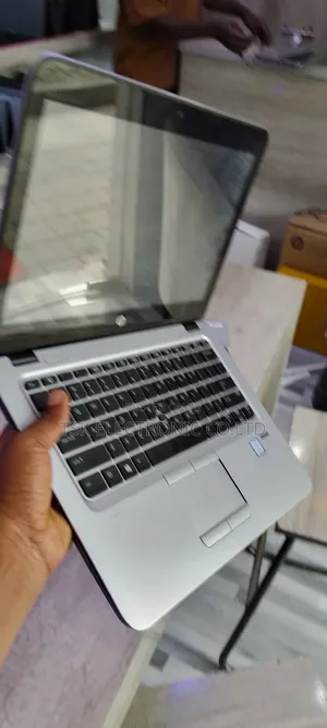 Laptop HP EliteBook 820 G4 8GB Intel Core I5 SSD 256GB