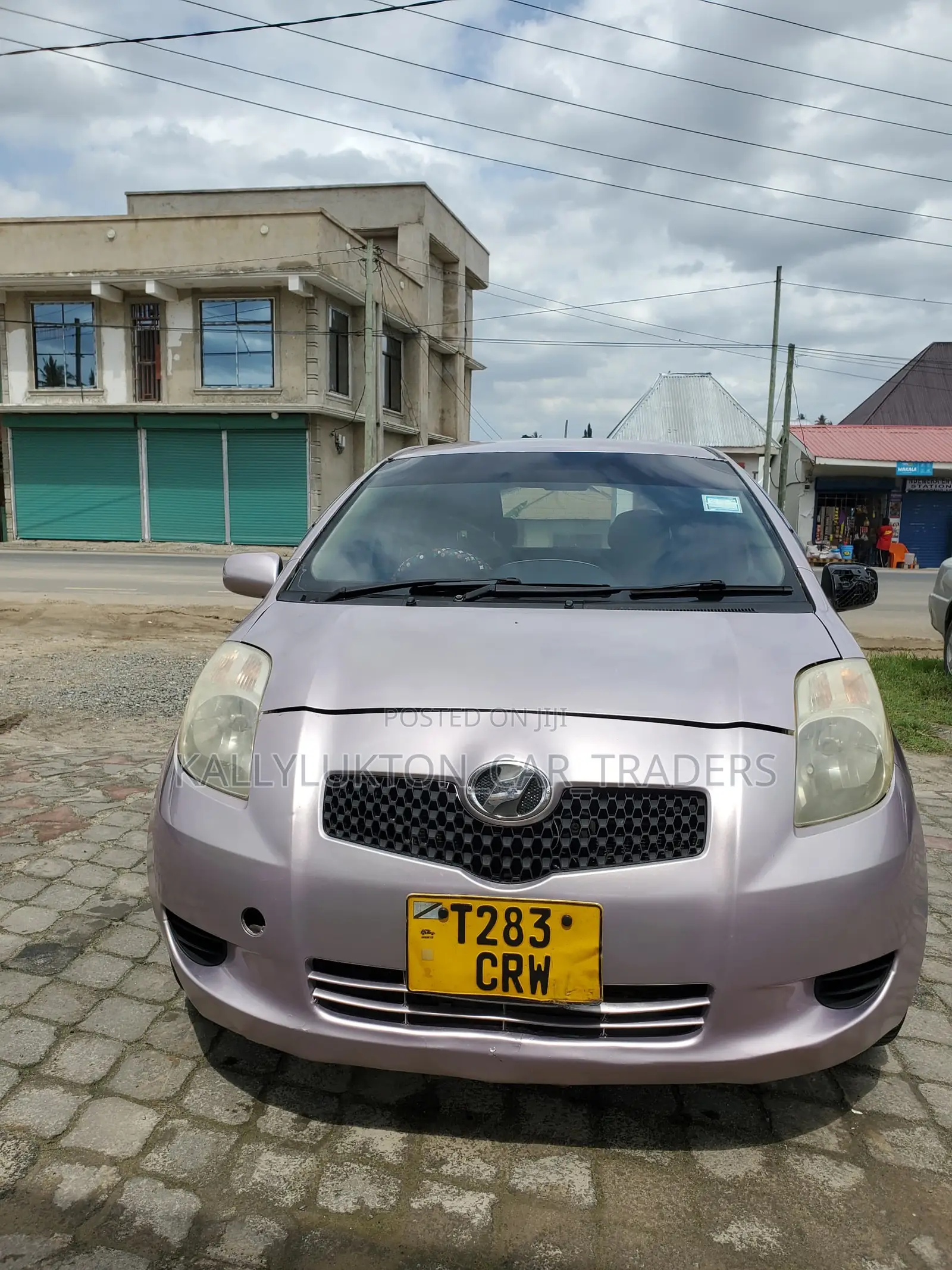 Toyota Vitz 2004 Pink