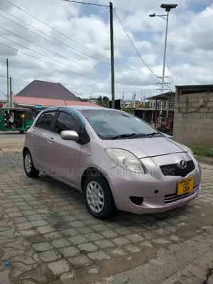 Toyota Vitz 2004 Pink