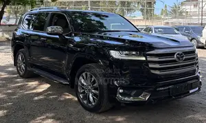 Toyota Land Cruiser 2023 Black