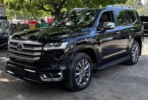 Toyota Land Cruiser 2023 Black