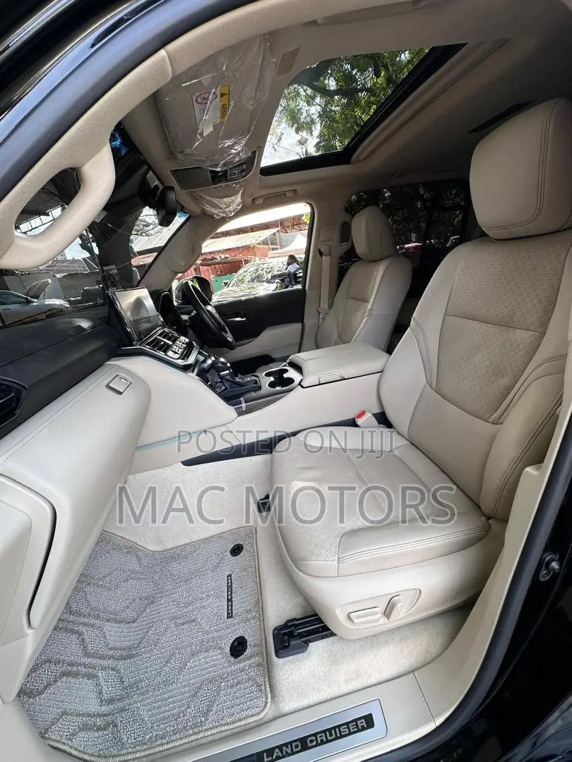 Toyota Land Cruiser 2023 Black