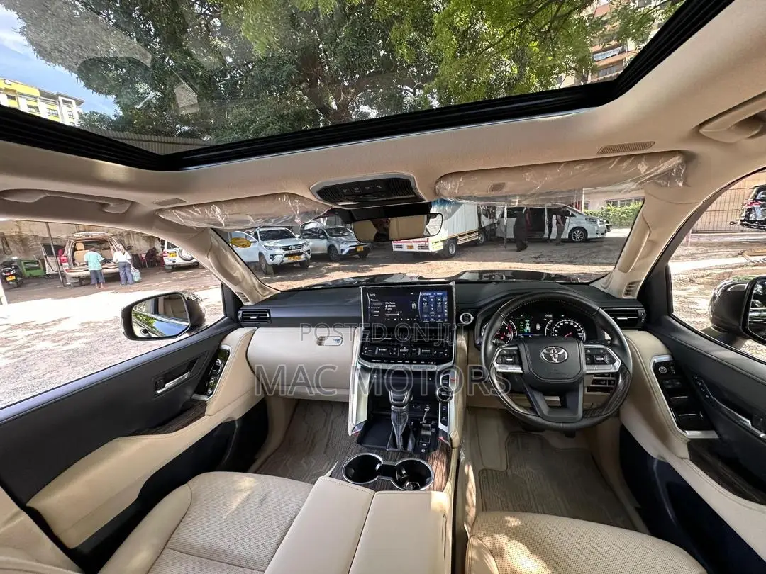 Toyota Land Cruiser 2023 Black