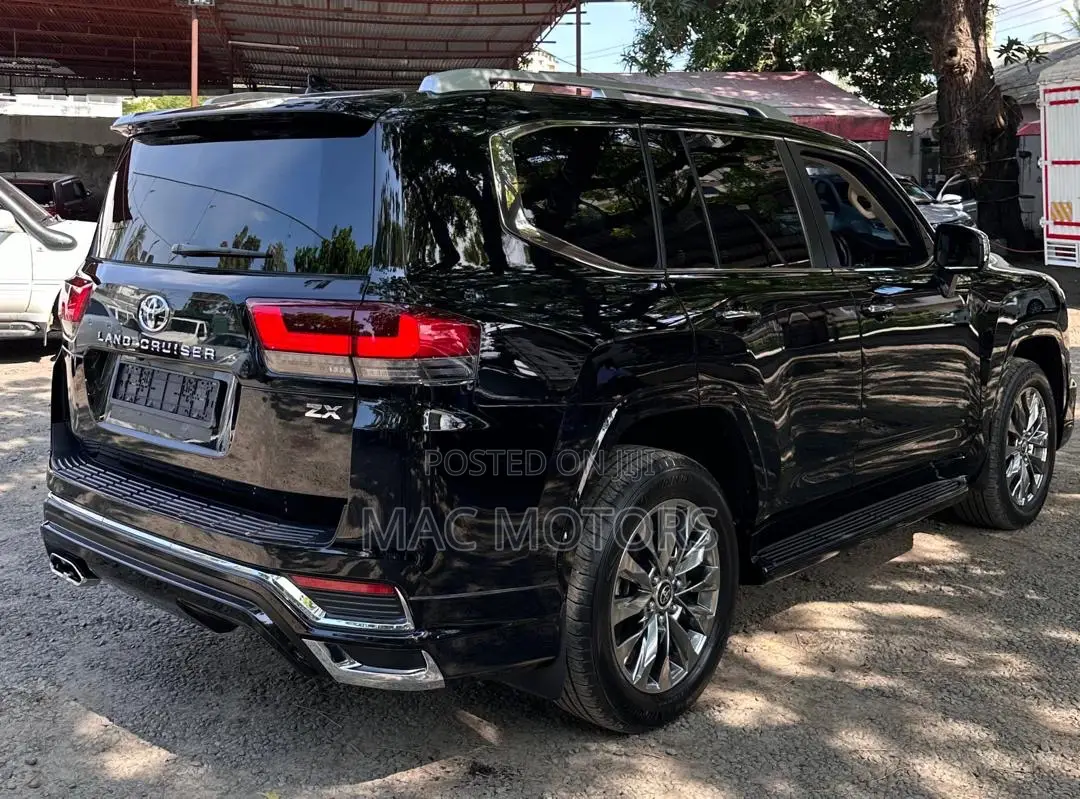 Toyota Land Cruiser 2023 Black