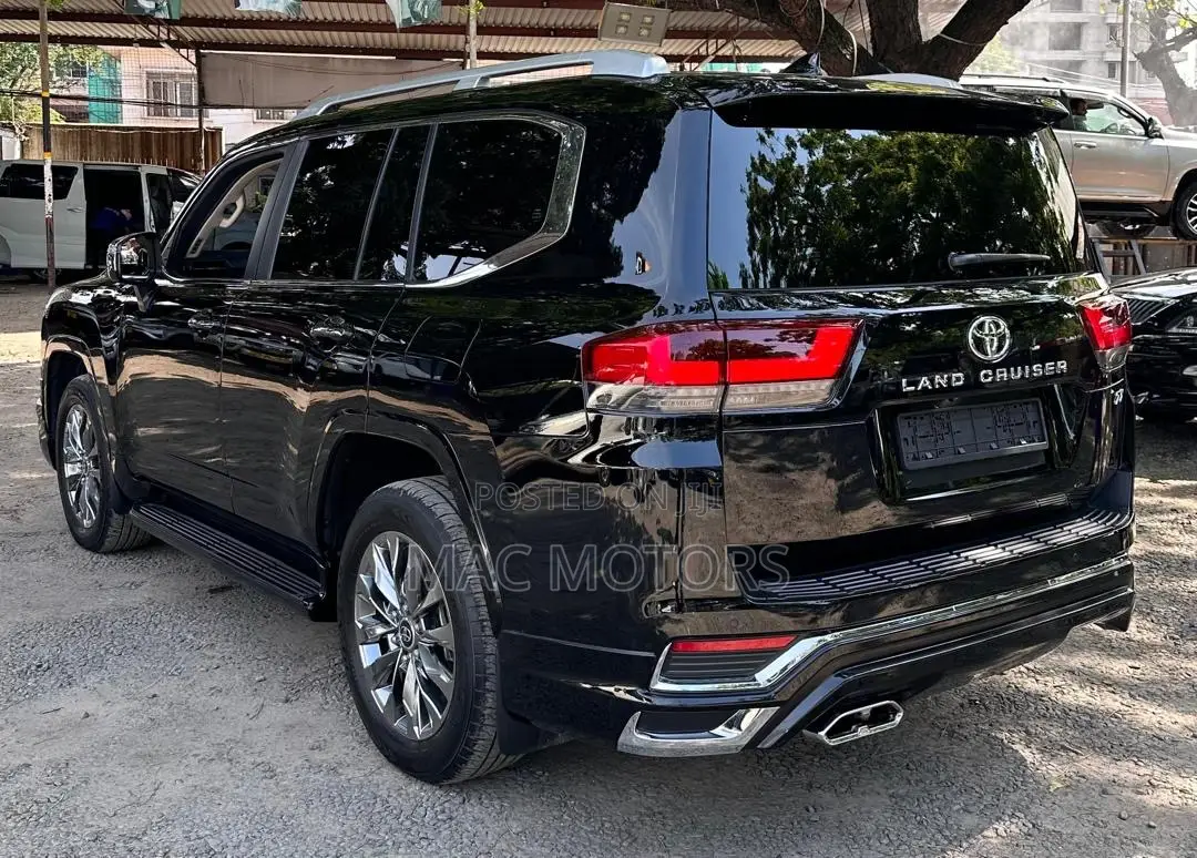 Toyota Land Cruiser 2023 Black