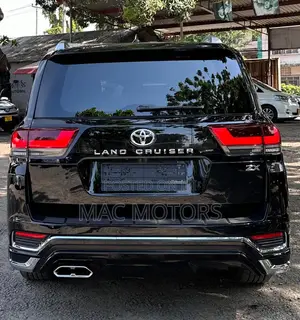 Toyota Land Cruiser 2023 Black