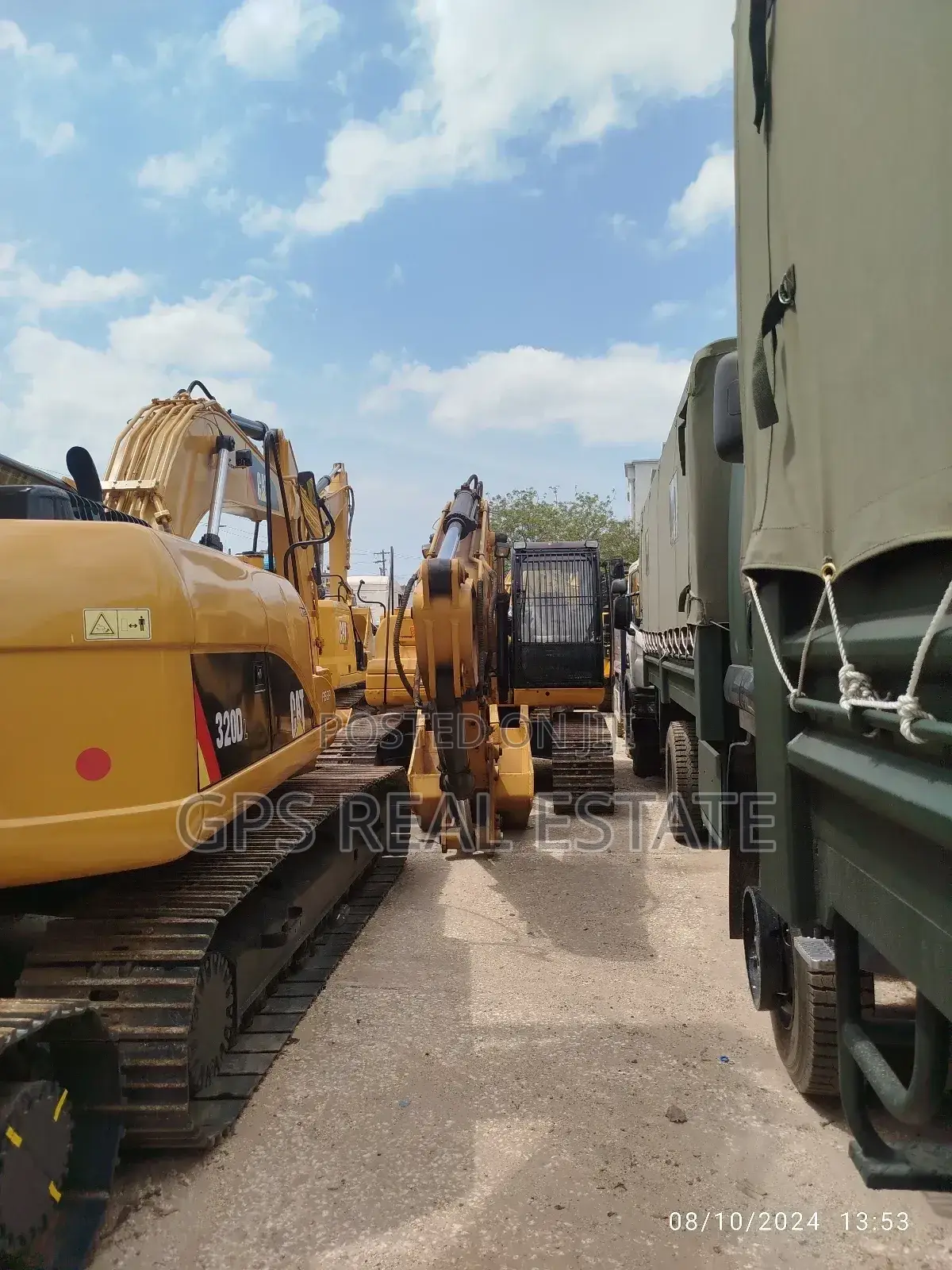 Komatsu PC 210 Excavator For Sale