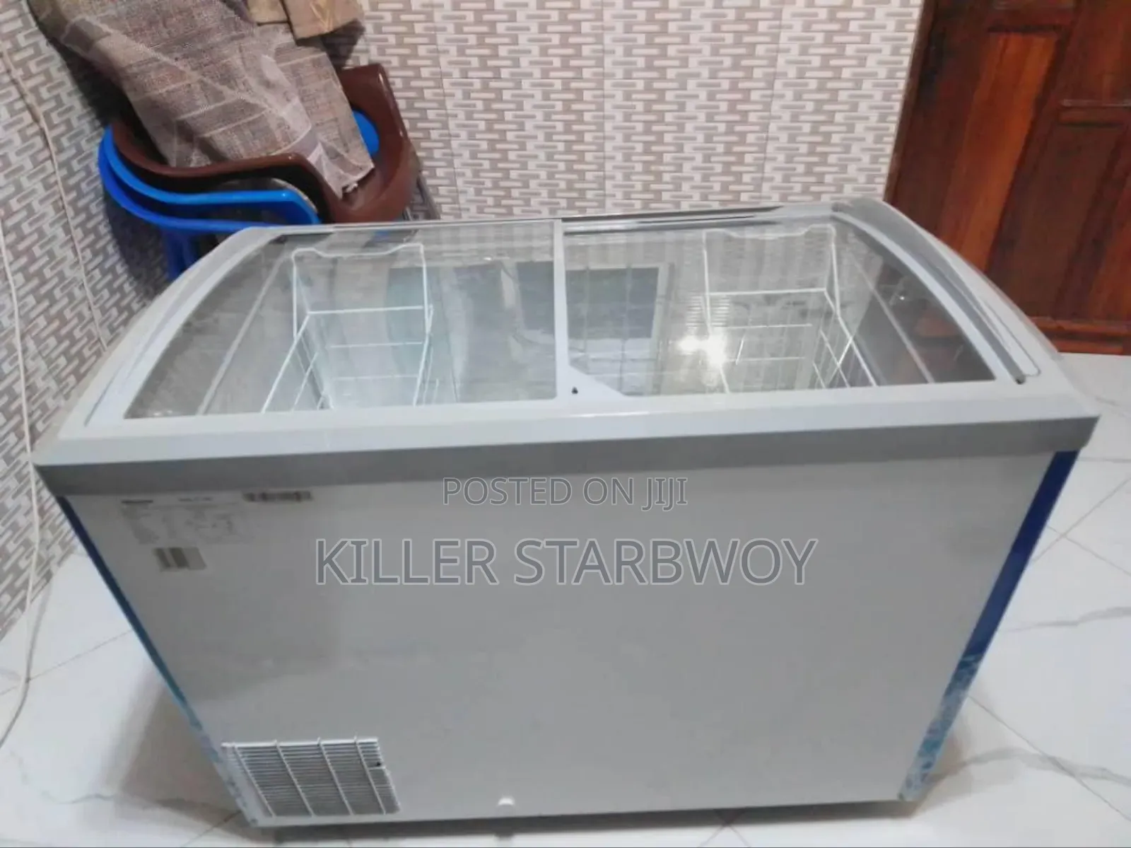Hisense Display Freezer Lita 250