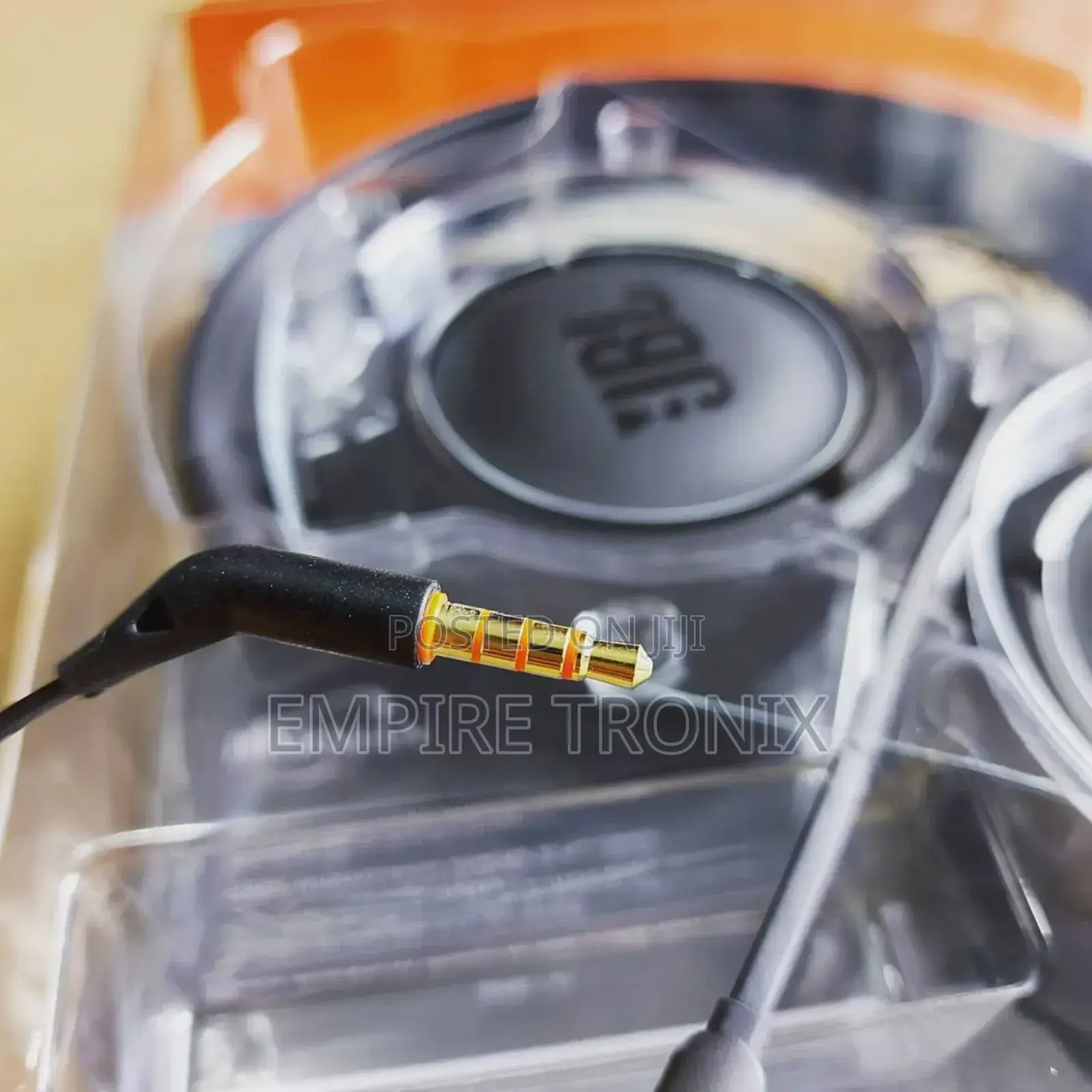 JBL TUNE 500 Wired on-Ear Headphones (Black)