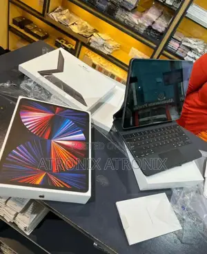 New Apple iPad Pro 12.9 (2022) 256 GB Black