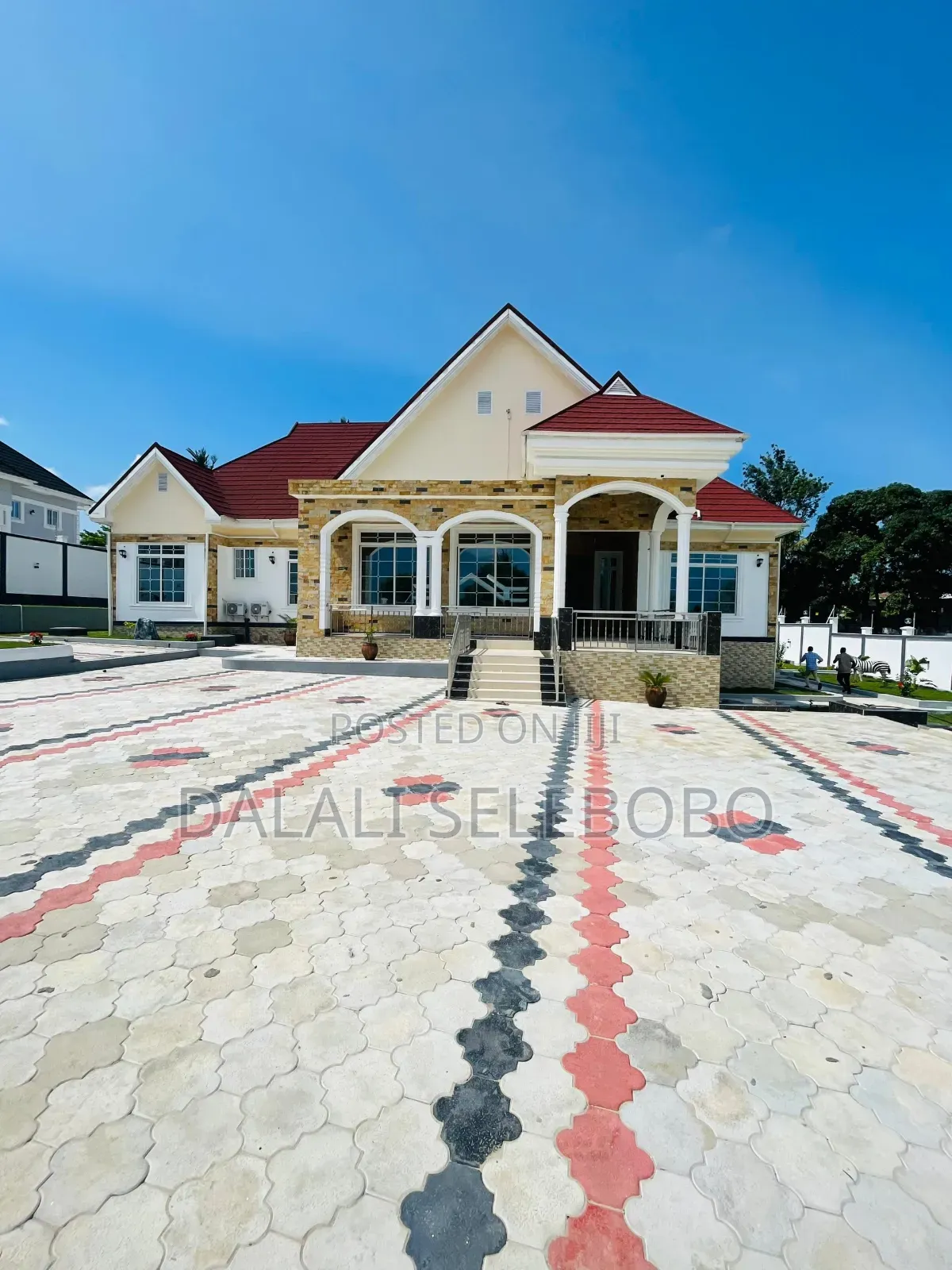 4bdrm Bungalow in Goba Njia Ya Makongo, Kibaha for sale