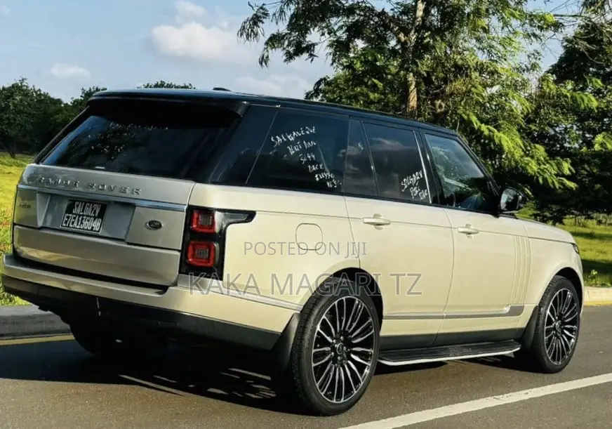 Land Rover Range Rover Vogue 2016 Gold