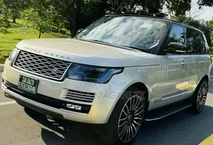 Land Rover Range Rover Vogue 2016 Gold