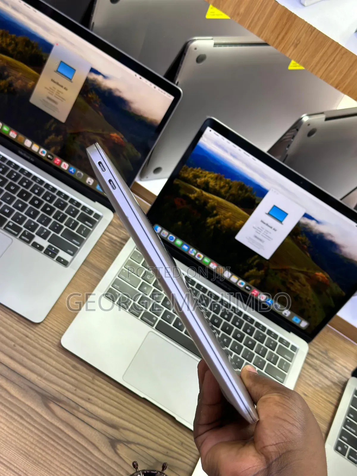 New Laptop Apple MacBook Air 2020 M1 16GB Intel Core I7 SSD 256GB