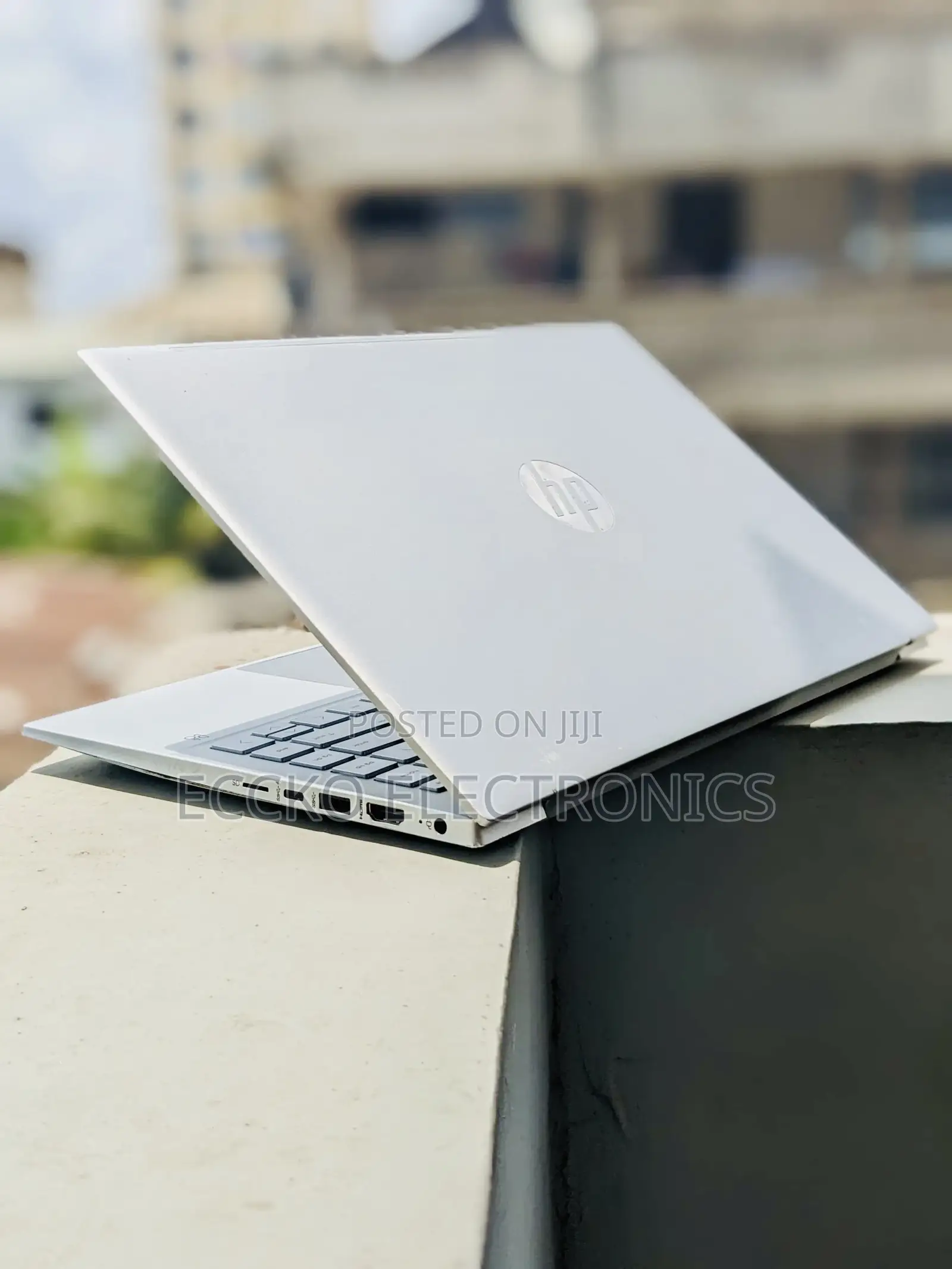 Laptop HP Pavilion 14 8GB Intel Xeon SSD 256GB