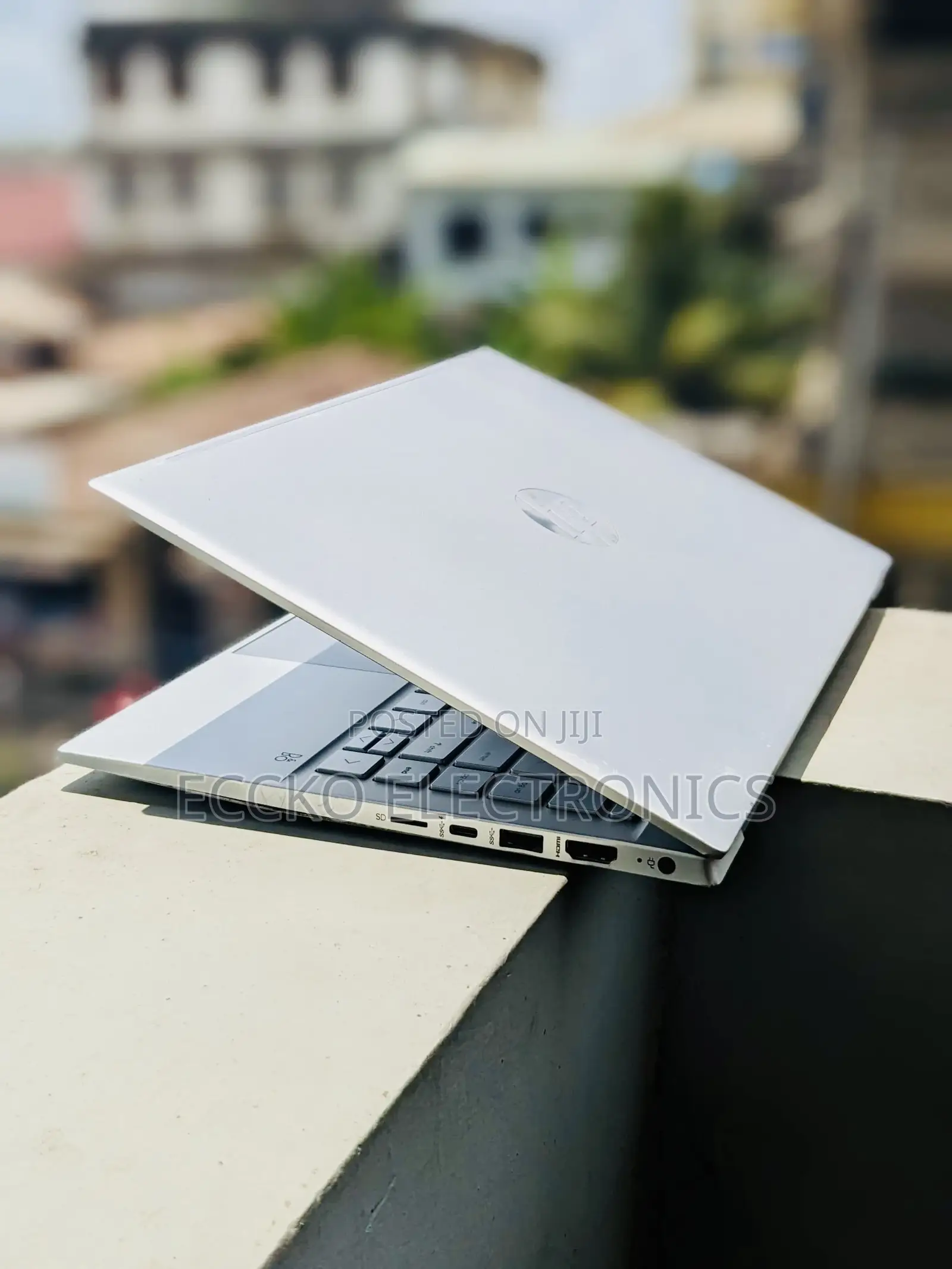 Laptop HP Pavilion 14 8GB Intel Xeon SSD 256GB