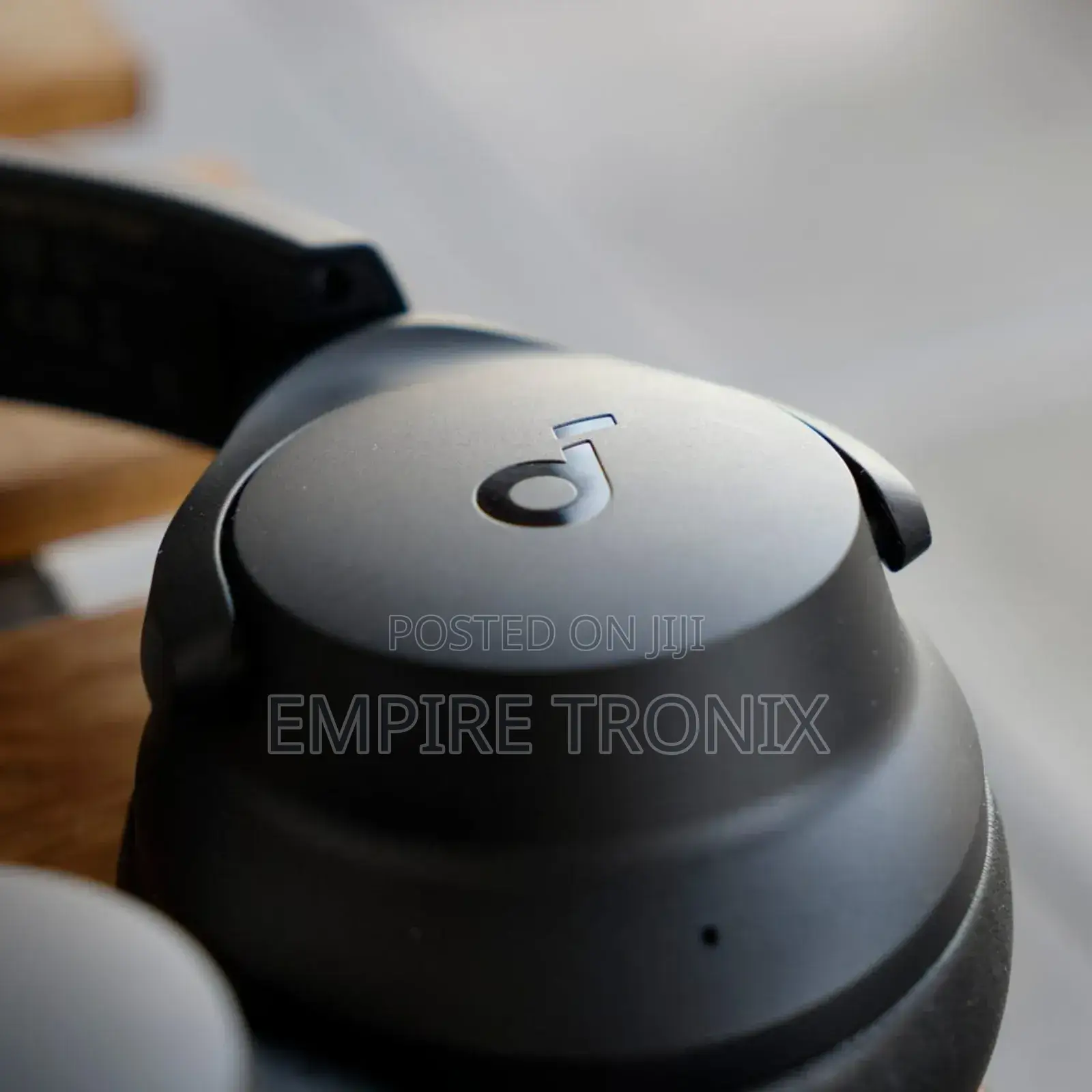 Soundcore Q20i | Hybrid Active Noise Cancelling Headphones