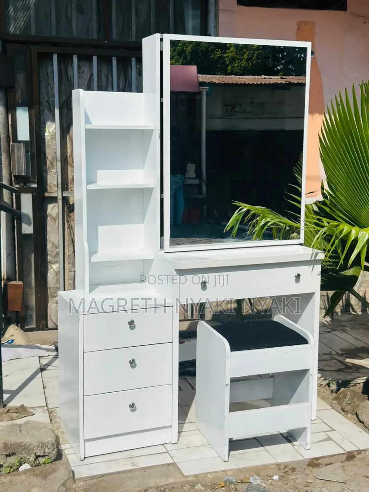 Nauza Dressing Table