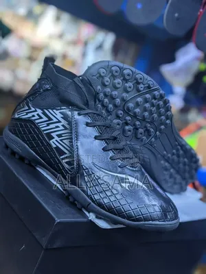 Mens Football Boots Trained Six