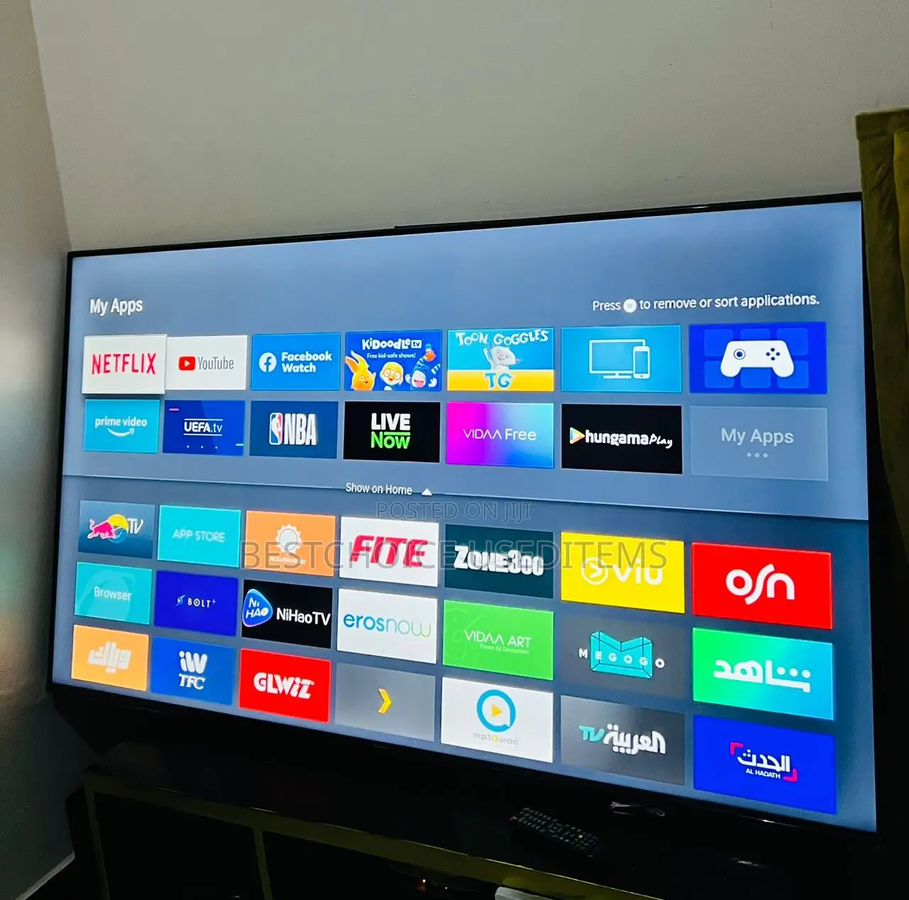 Hisense Smart UHD Inch 70” Remote Ipo Box Hamna