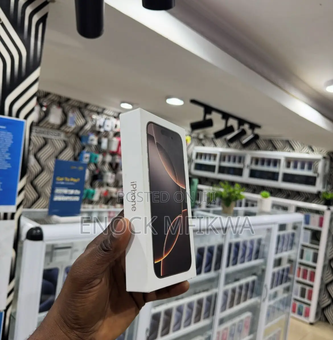 New Apple iPhone 16 Pro Max 256 GB Black