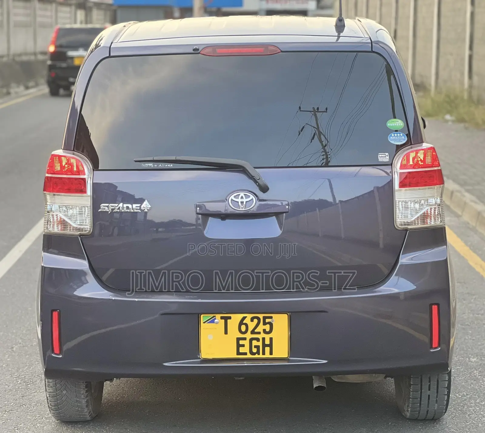 Toyota Spade 2013 Gray