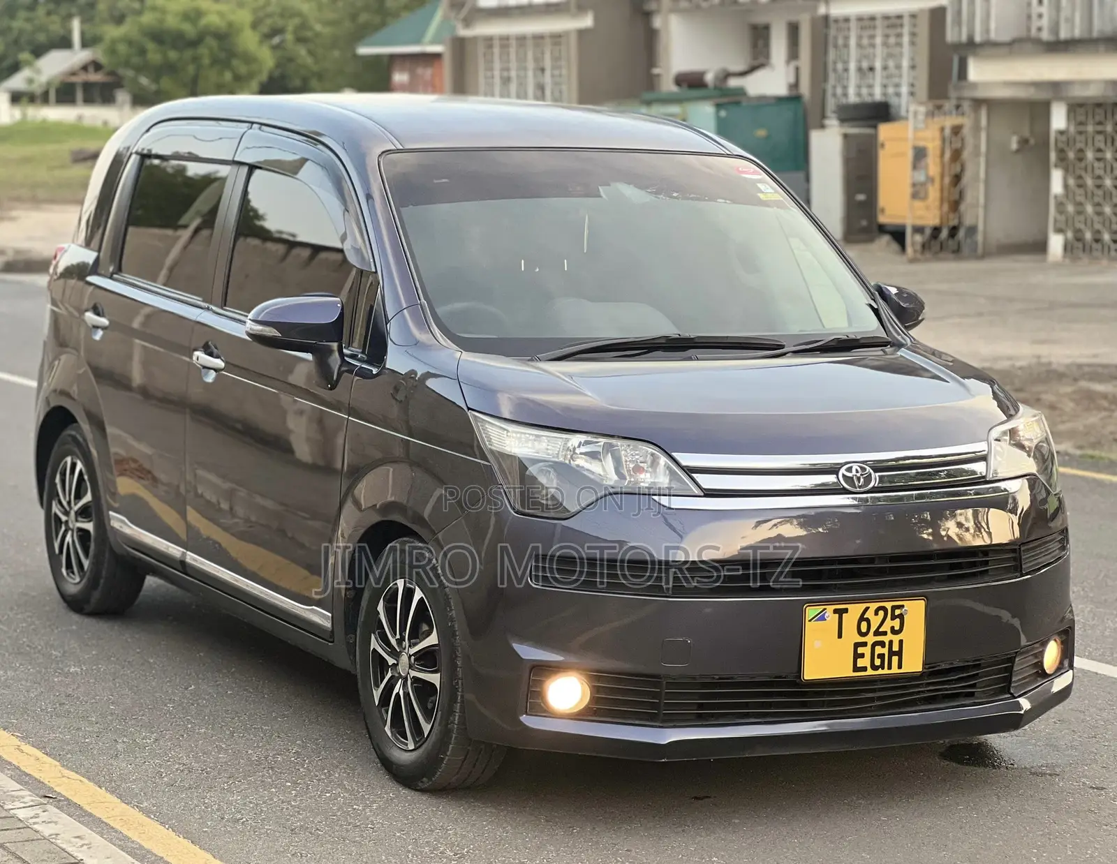 Toyota Spade 2013 Gray