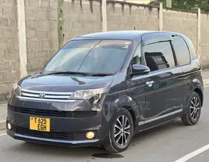 Toyota Spade 2013 Gray