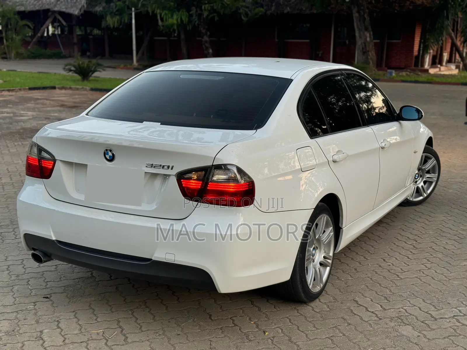 BMW 3 Series 2009 White