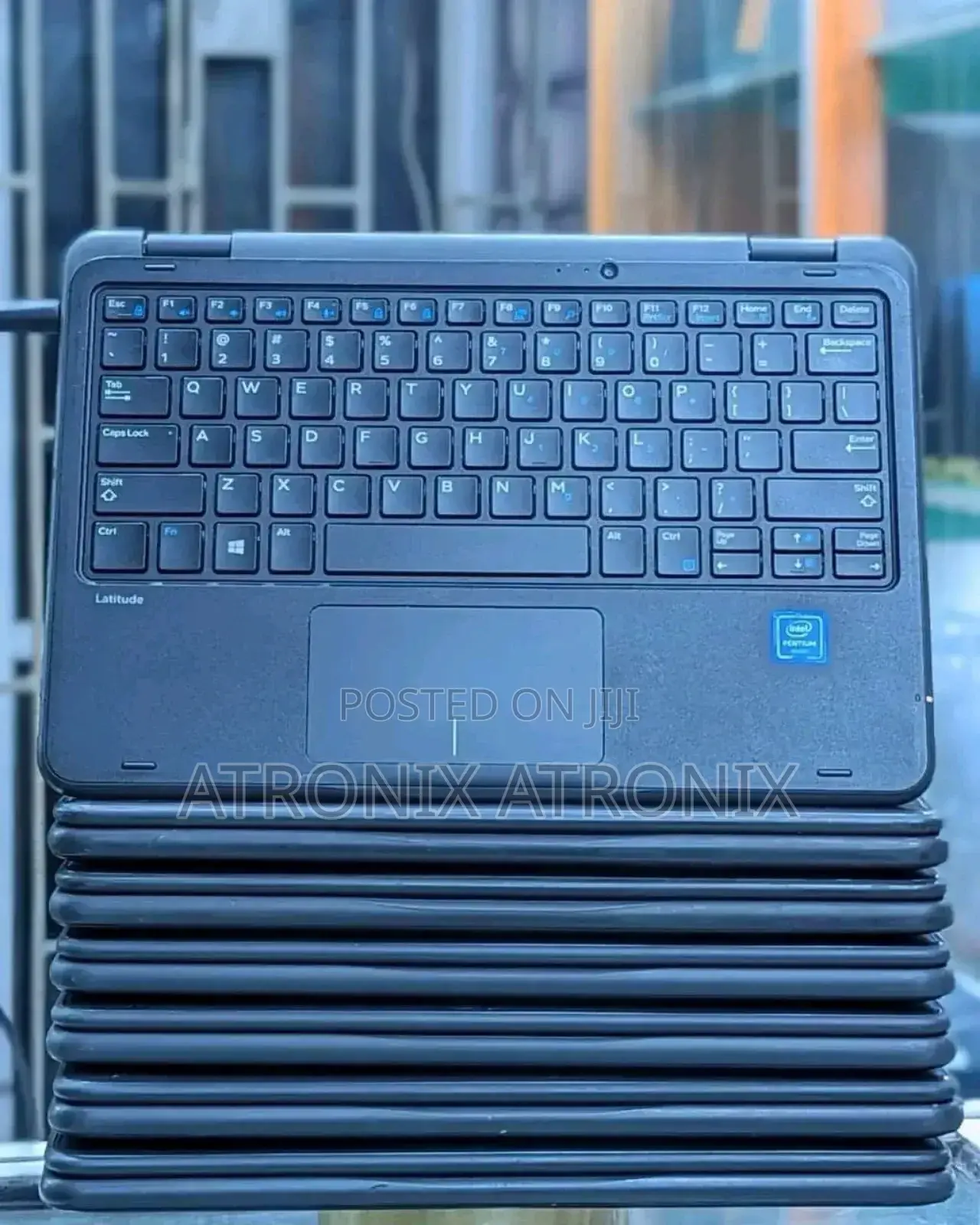 Laptop Dell Latitude 3189 4GB Intel Celeron SSD 128GB