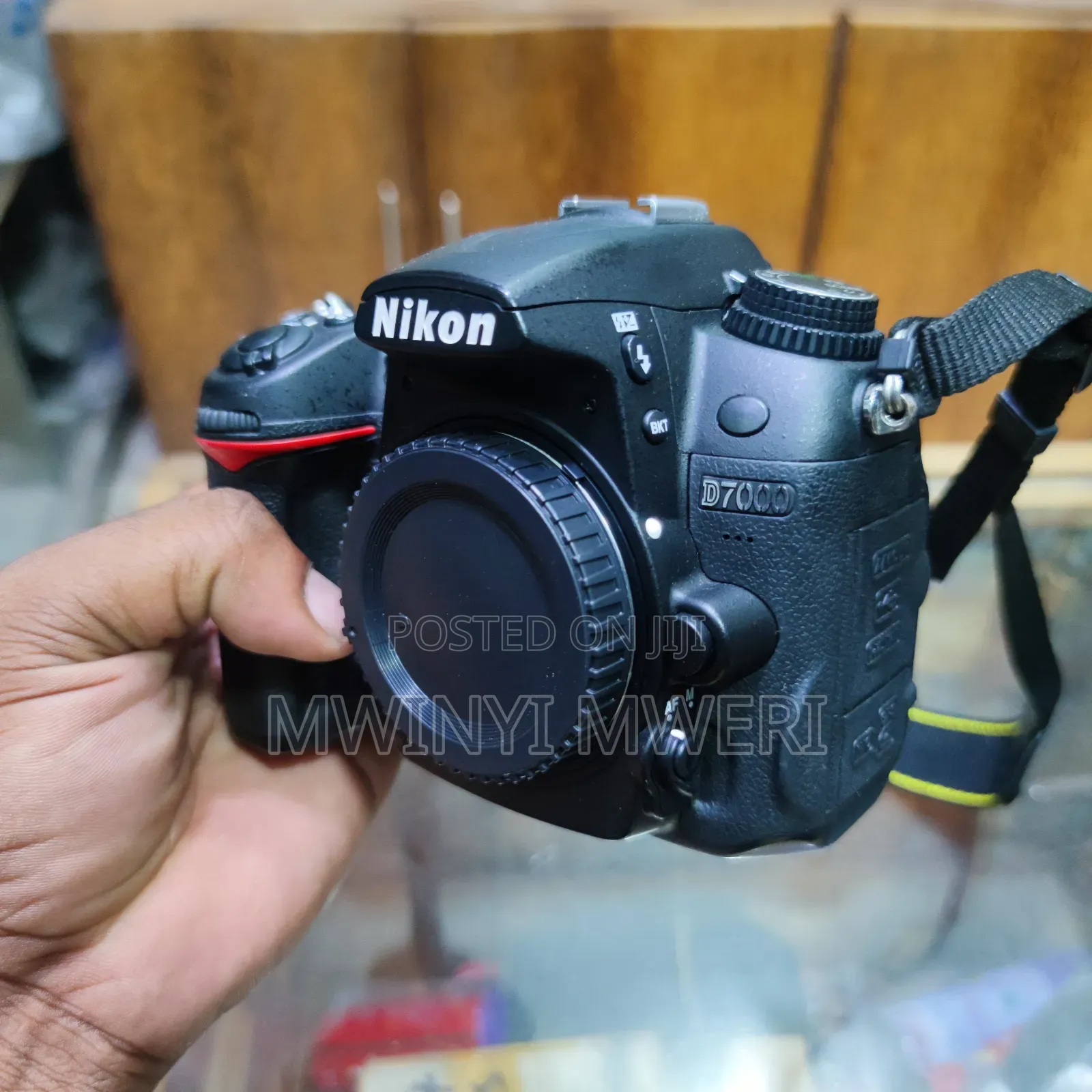 Nikon D7000 DSLR (Body Only)