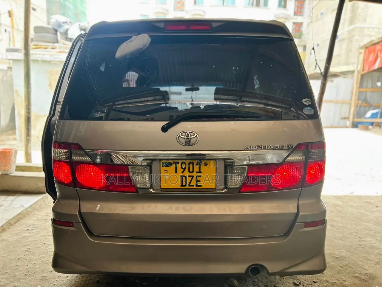 Toyota Alphard 2005 Silver