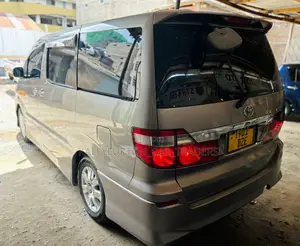 Toyota Alphard 2005 Silver