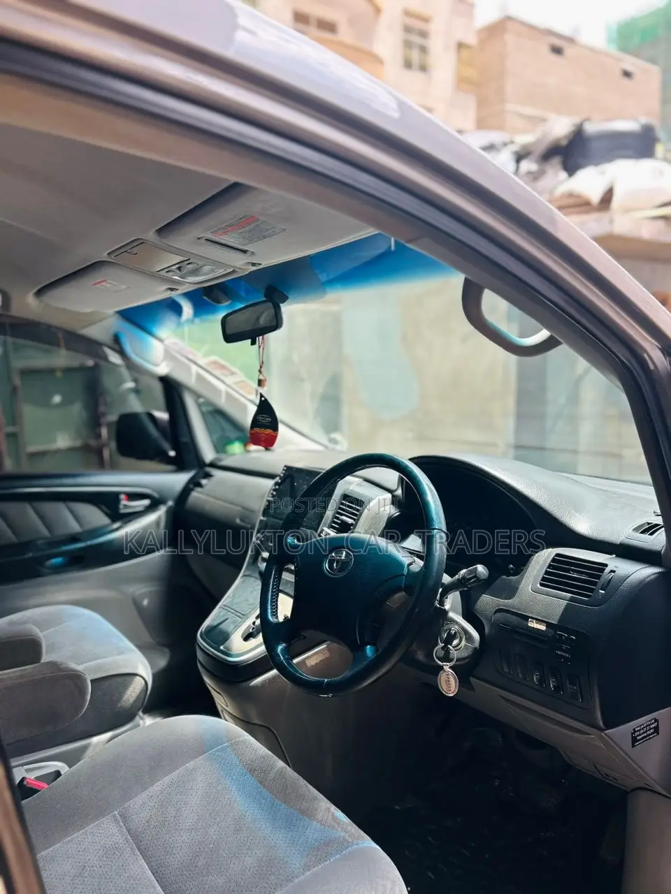 Toyota Alphard 2005 Silver