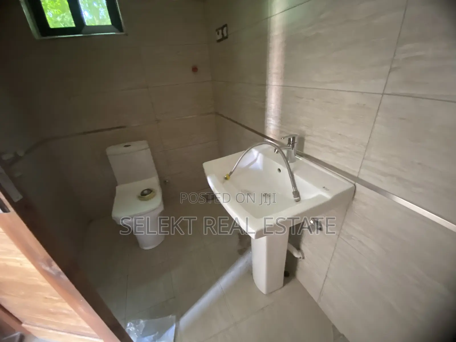 5bdrm Villa in Oysterbay, Kinondoni for rent